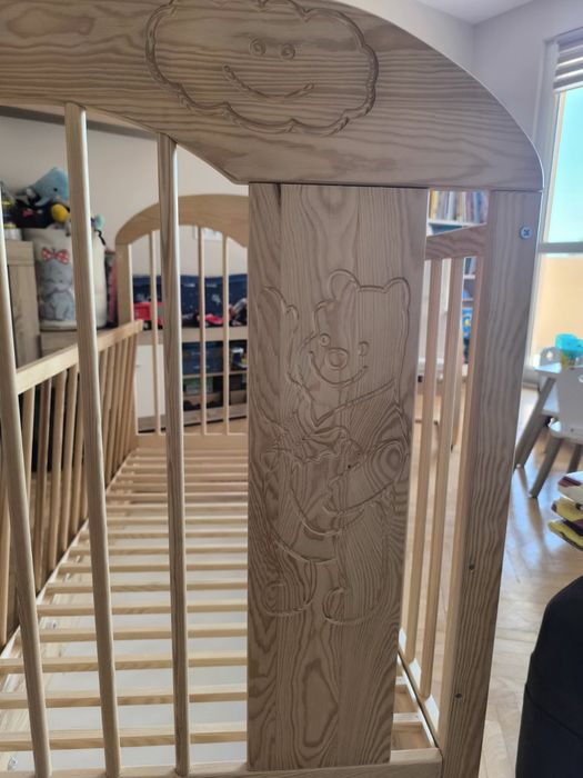 Бебешко креватче от масивно дърво с матрак