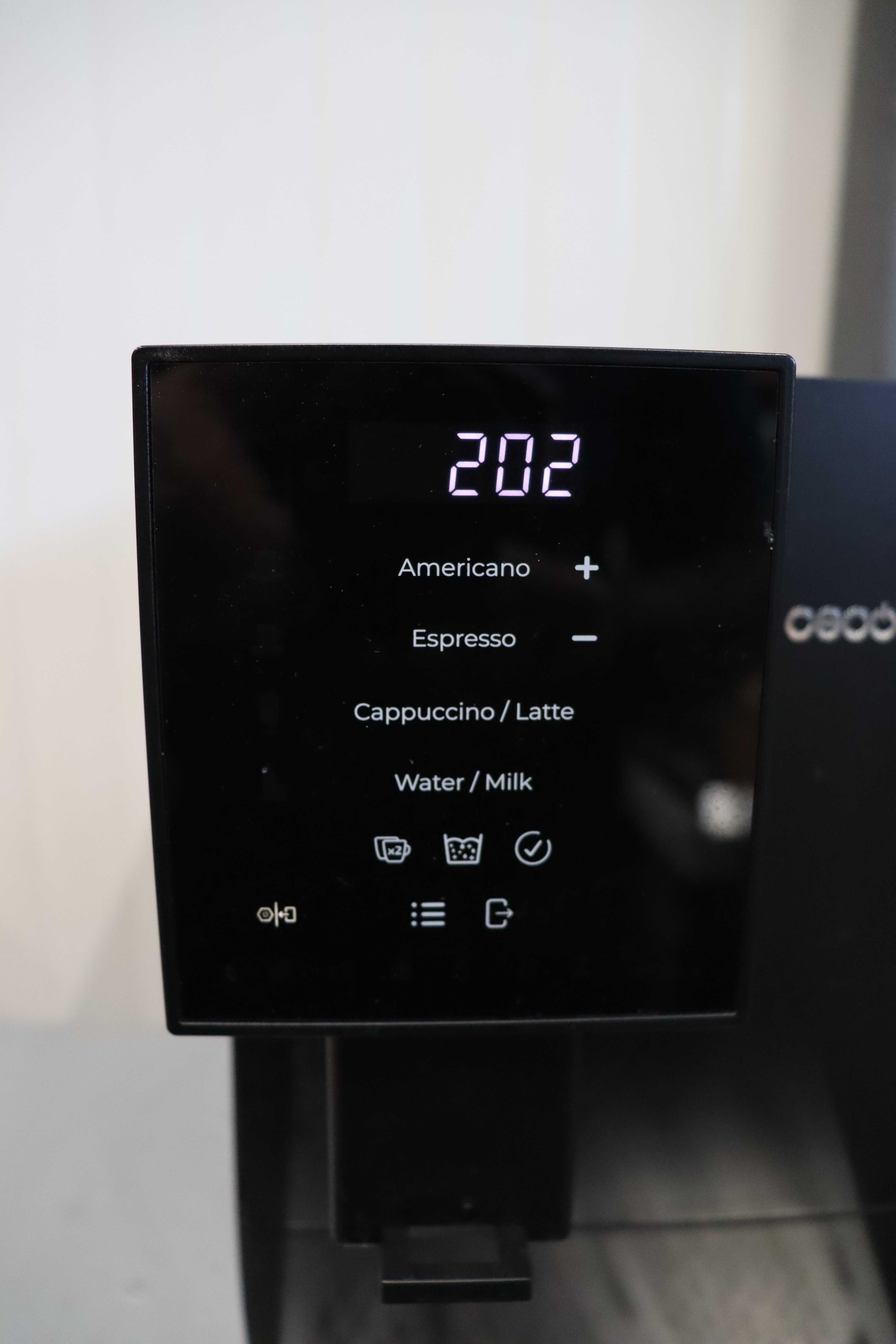 Кафемашина Cecotec Cremmaet Compactccino. 1350W, термоблок, 19Bar