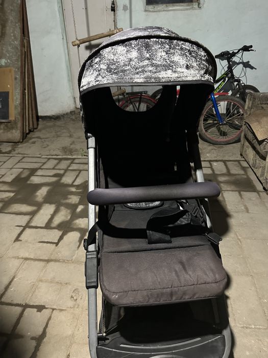 Продам детскую прогулочную коляску