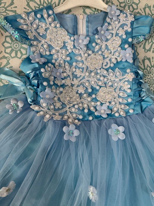 Продается платье на девочку