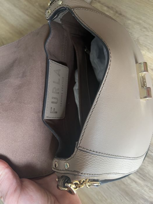 FURLA  340лв цвят капучино