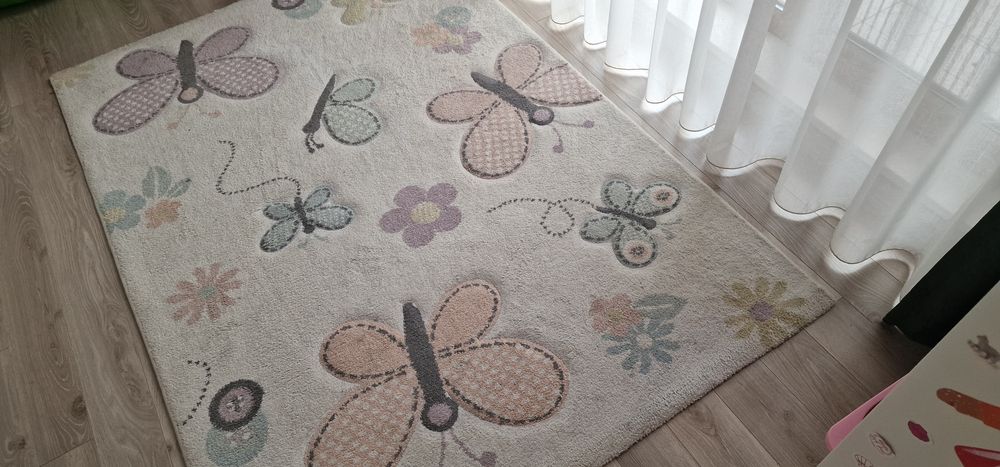 Продавам два килима