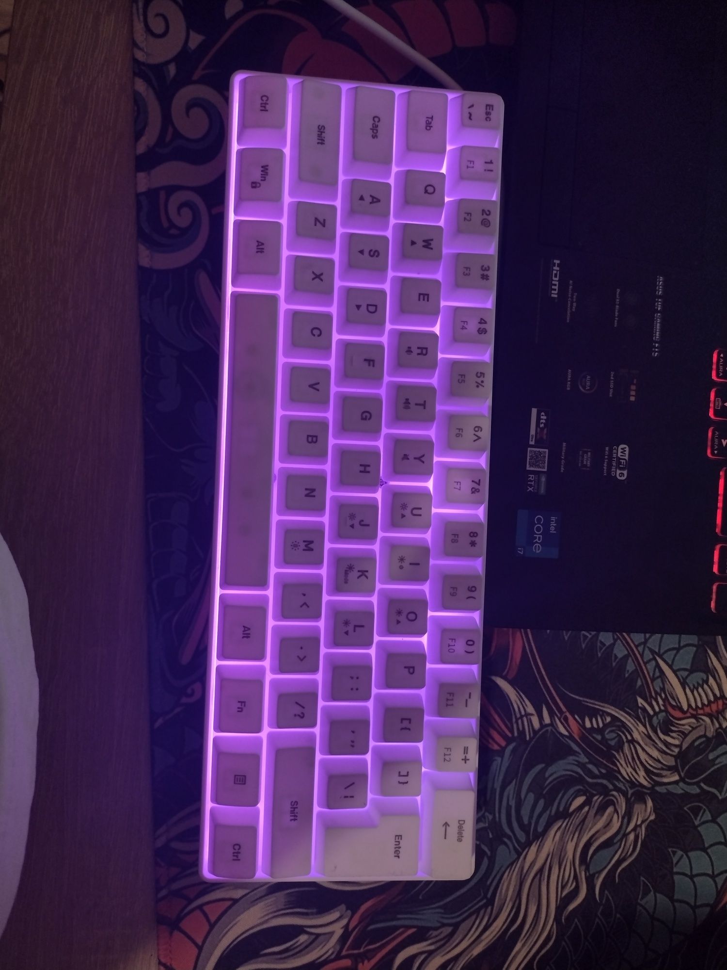LED клавиатура с различни цветове