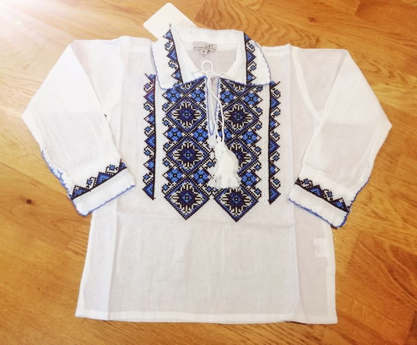 Ie băieței motive tradiționale de la 1 la 14 ani.