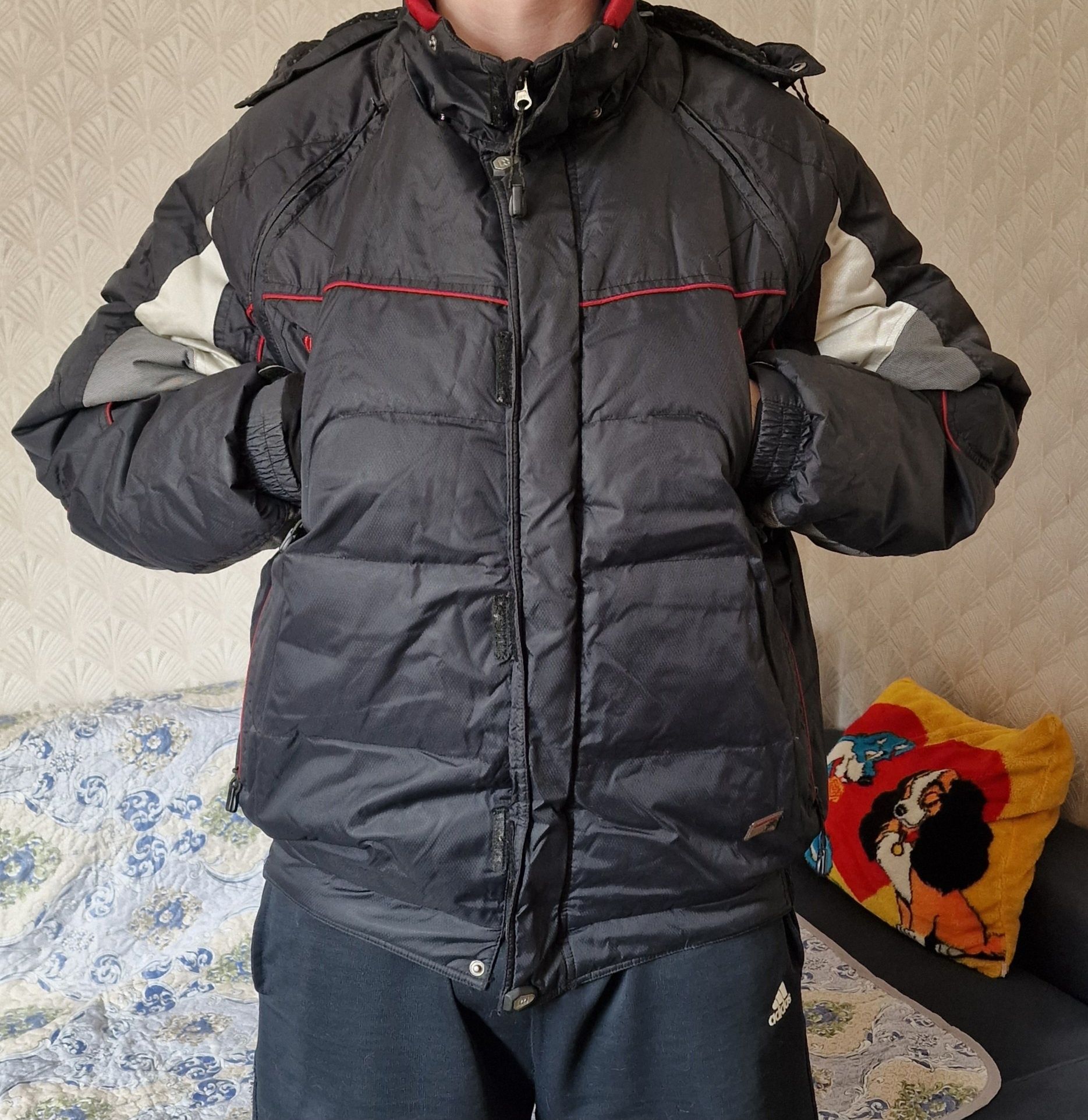 Продам куртку на синтепоне, р-р 52-54