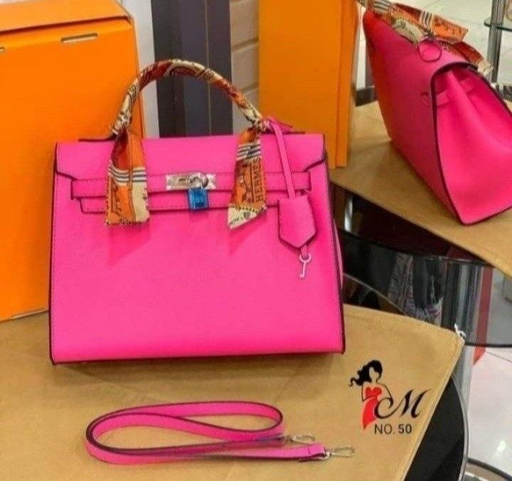 Genti dama(dimensiune medie 35 cm și mare 41cm,accesoriimetalice,sacul