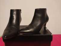 Botine Clarks, cu toc de 5 cm