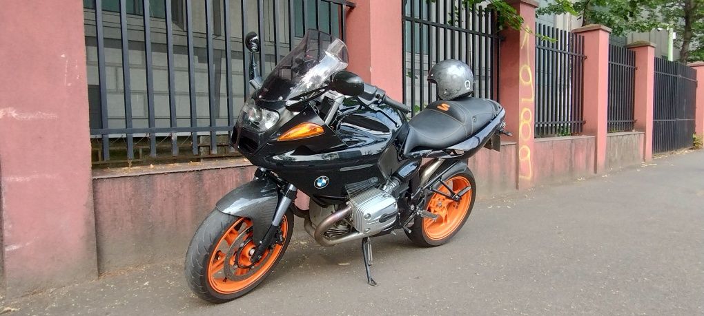 BMW R1100S Sport