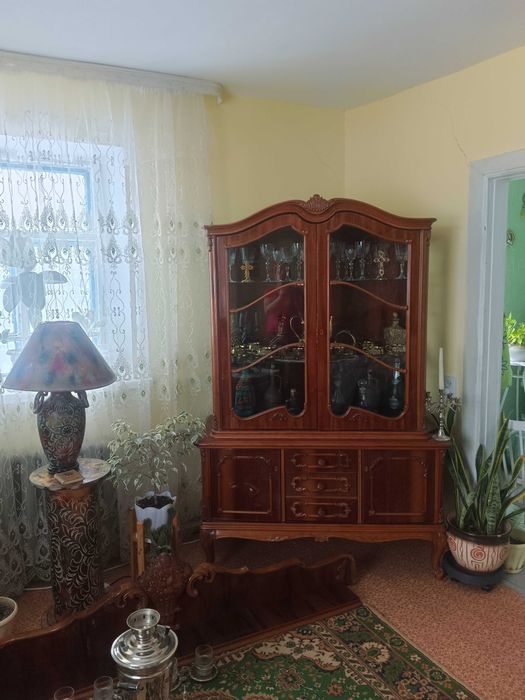 Сервант горка витрина для посуды