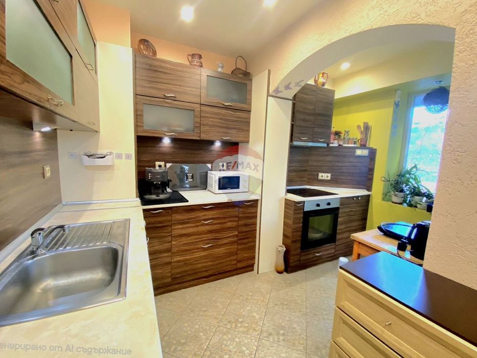 Продава се Тристаен апартамент в Варна, Възраждане 2 - 86 кв.м за 2024 €/кв.м - Снимка #7