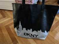 Vând geanta DKNY