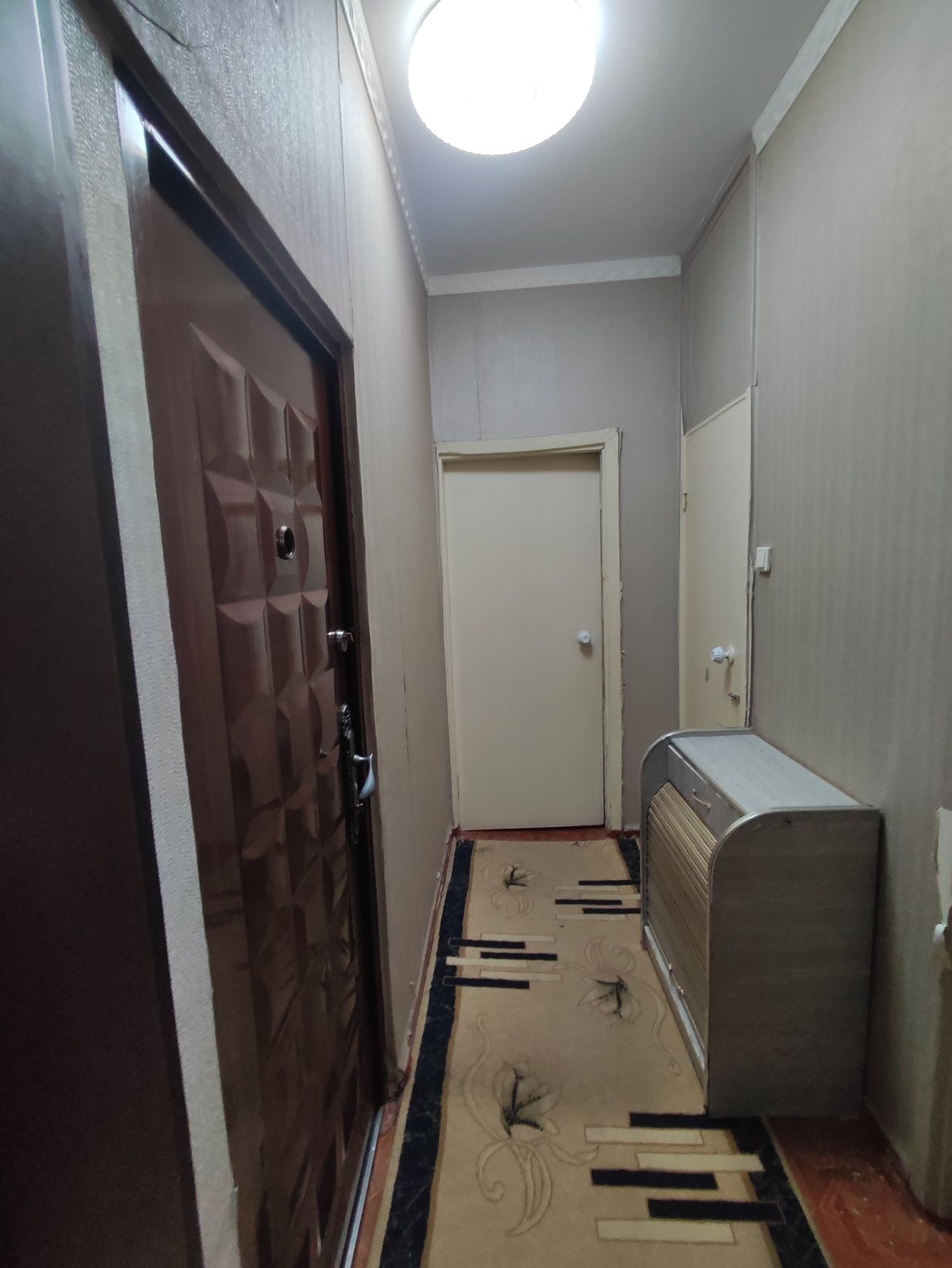 Продам квартиру 2/4/4 Учтепа  21 квартал