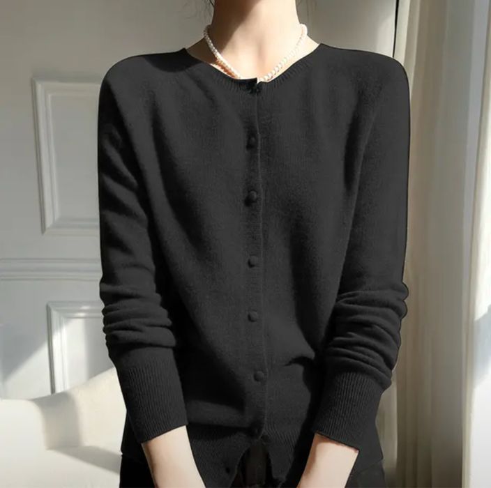 Кофта на пуговицах. Шерсть 100%