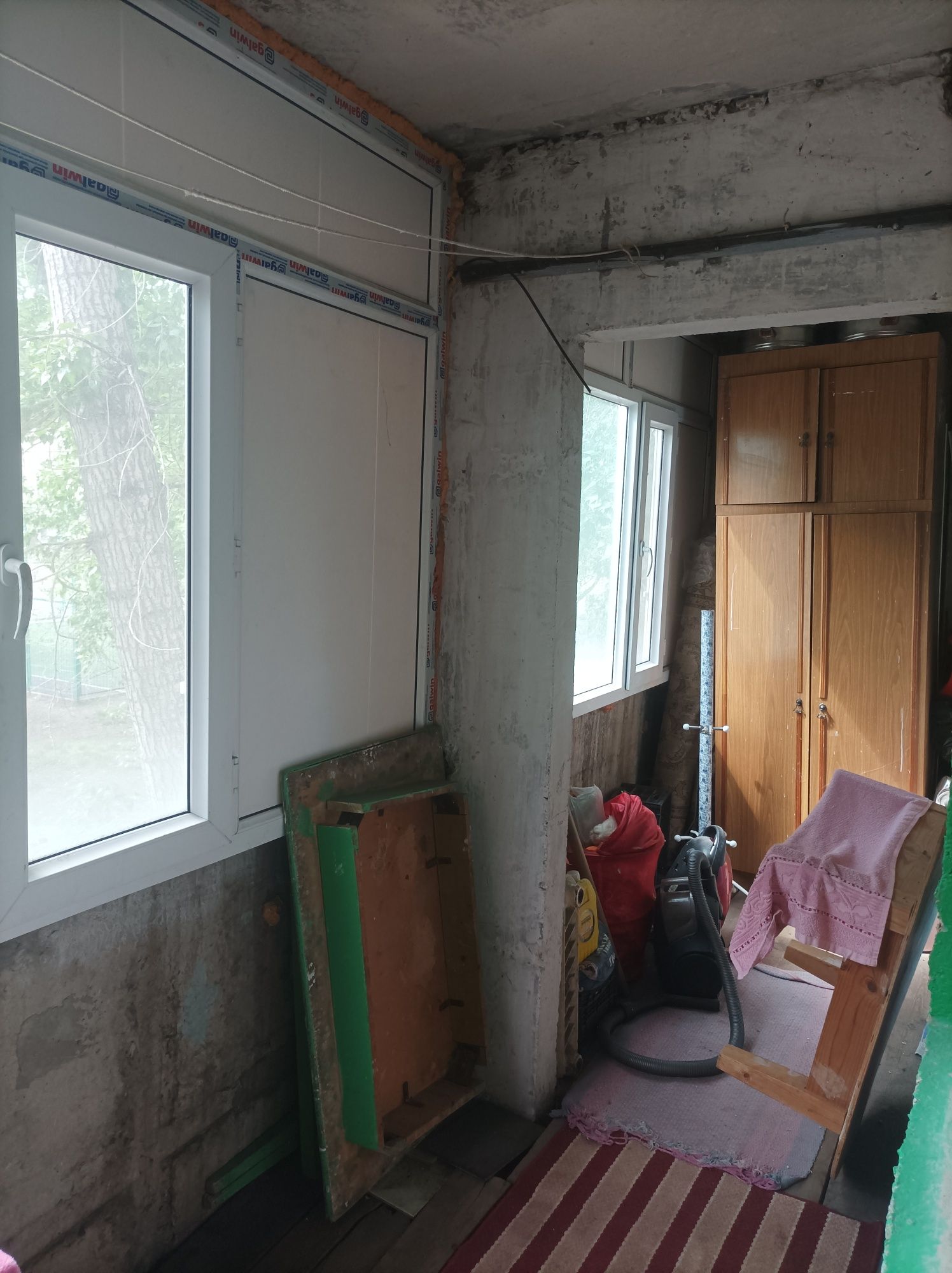 Продам 2 комнатную квартиру .  Срочно