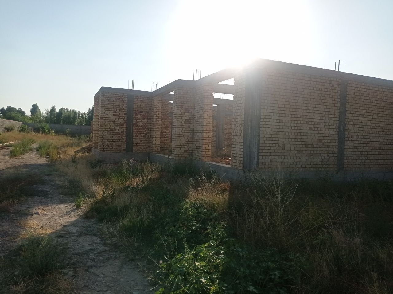 Срочно продается коттедж коробка не доезжая Чарвак Бочка 7-сот кадастр