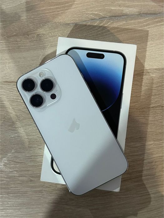 Продам айфон новый в отличном состоянии