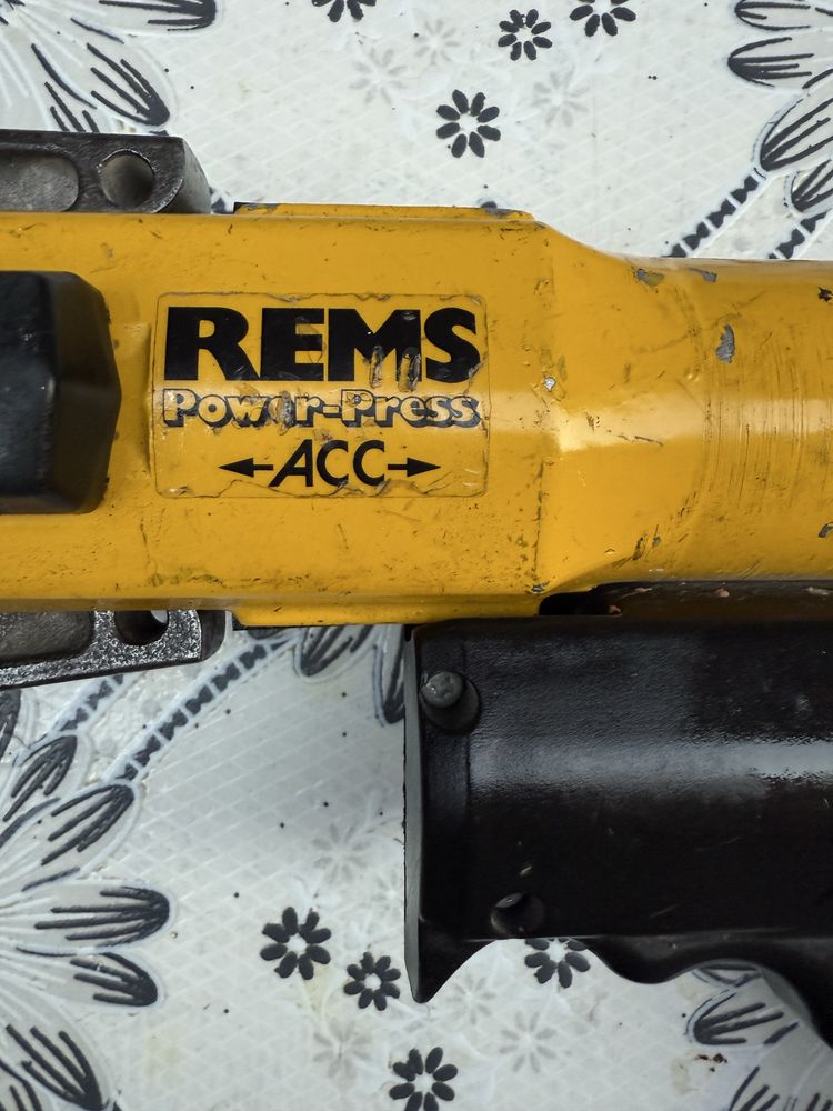 Eлектрическа радиална преса REMS