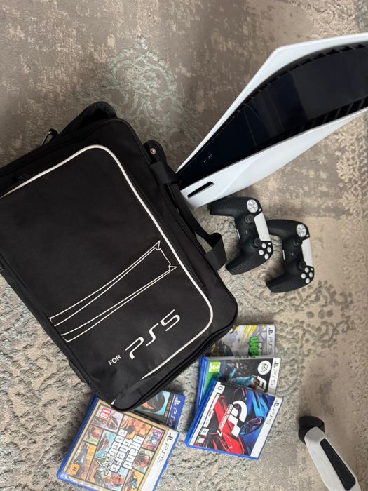 Play Station 5 в идеальном состоянии