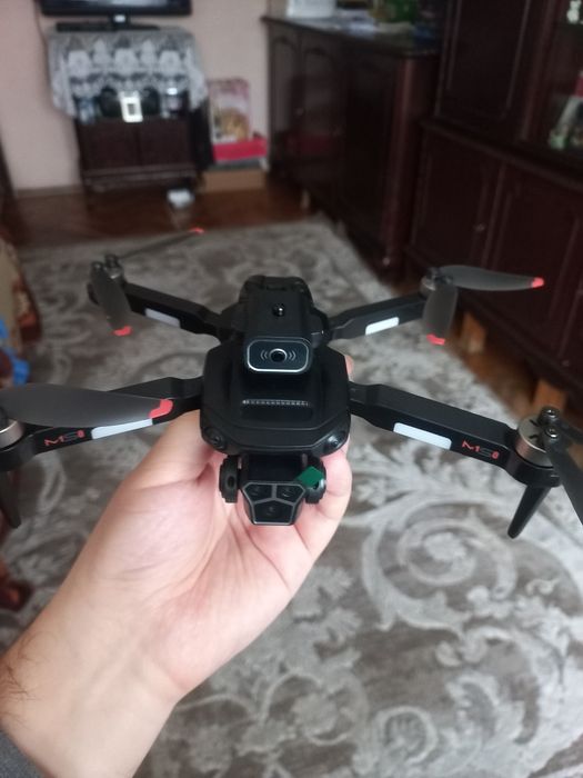 Drona nouă cu 3 camere HD