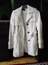 Бяло палто с потплата