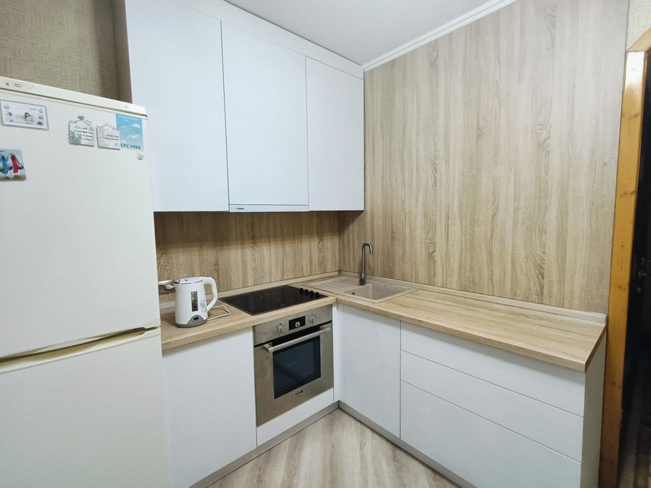 Угловая кухня продам