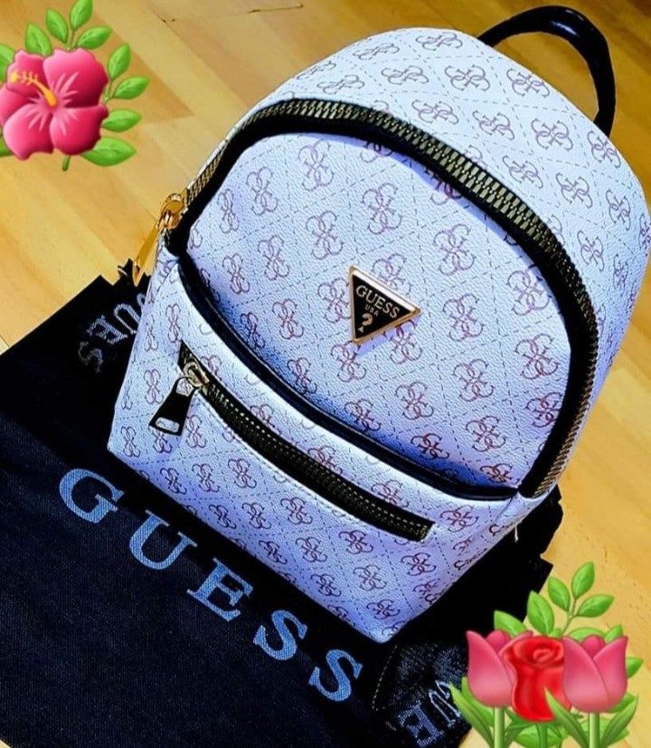 Rucsac  Guess new model, accesorii metalice aurii, etichetă, saculet