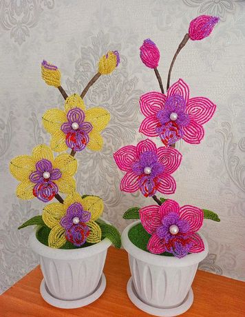 Орхидея из бисера оригинальный подарок на любой праздник
