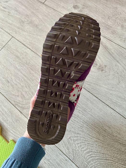 Vand  Skechers marimea 38