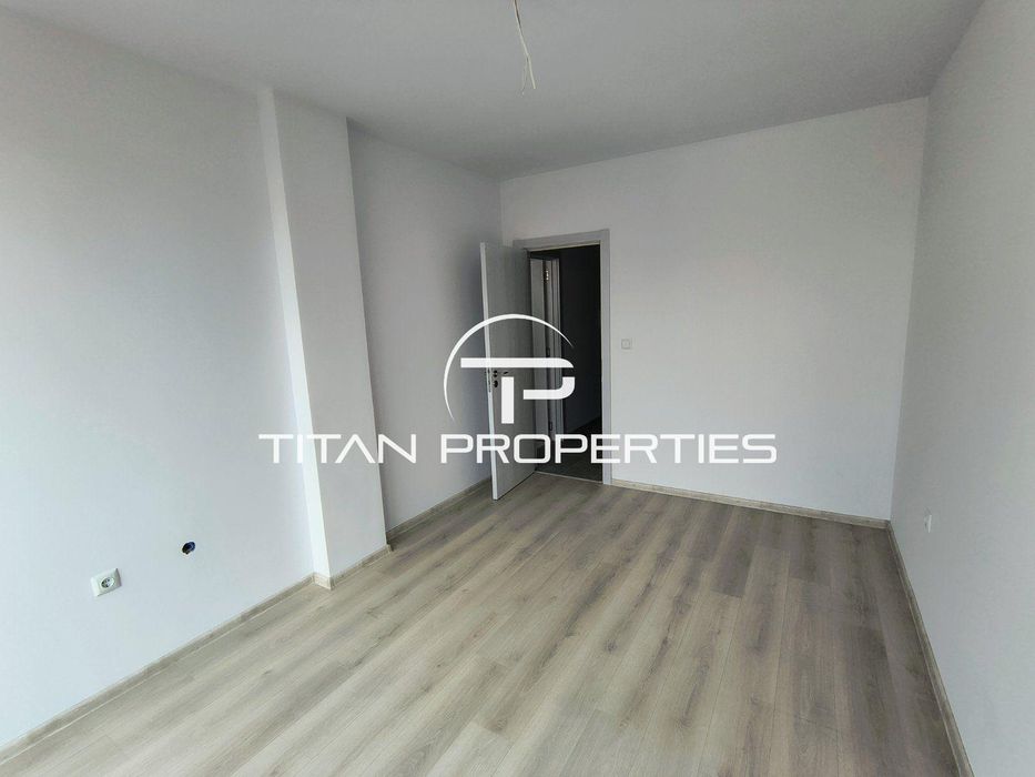 Двустаен апартамент в жк. Христо Смирненски