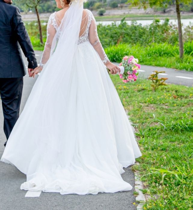Vând rochie de mireasă
