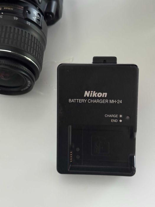 Aparat foto DSLR Nikon D3100