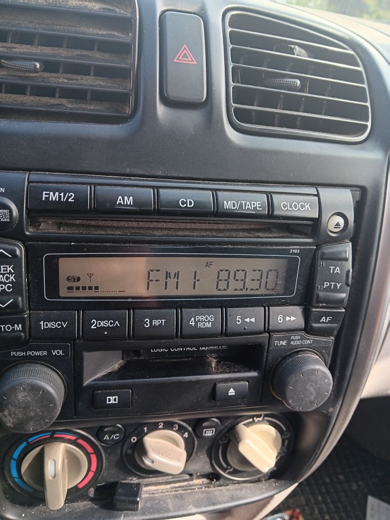 Mazda Demio 1,5 на части