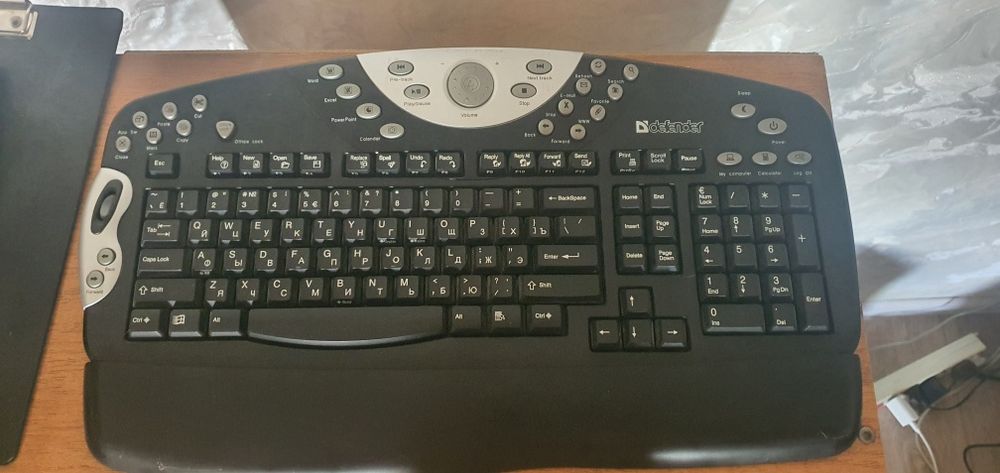 Продаю беспроводную клавиатуру Defender