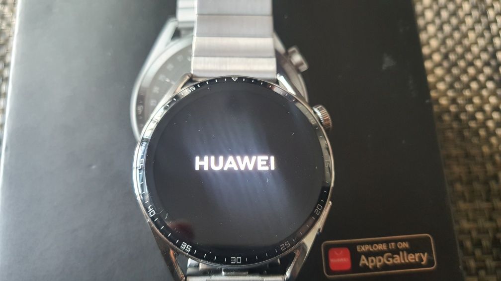 Продавам часовник Huawei GT3