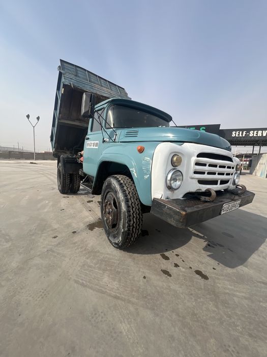 Зил сотилади яхши холата.