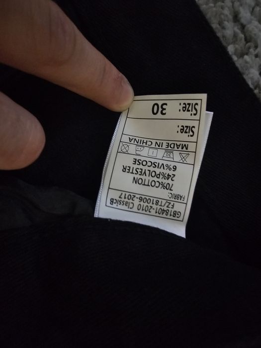 Blugi flared jeans rupti