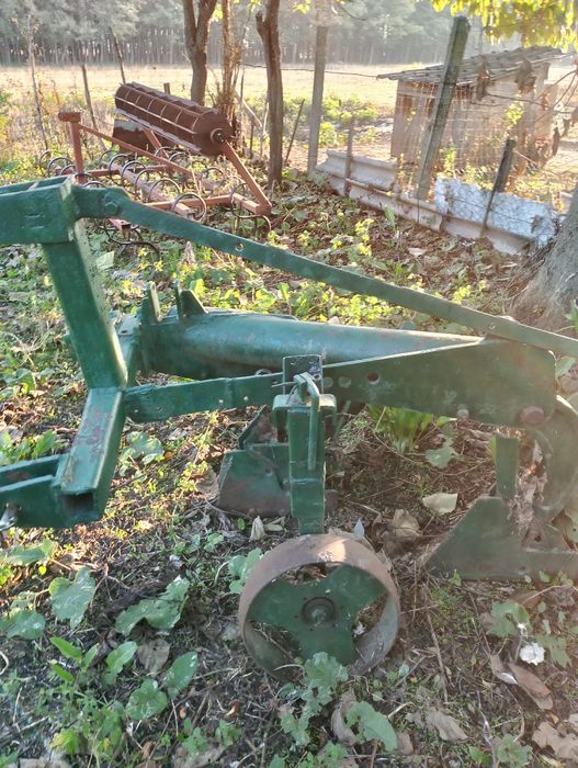 Vând plug cu 2 brazde