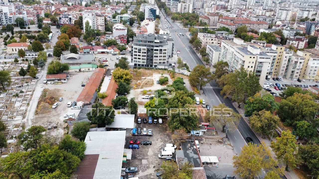Продава се Парцел в Пловдив, Център - 6000 кв.м за 284 €/кв.м - Снимка #1