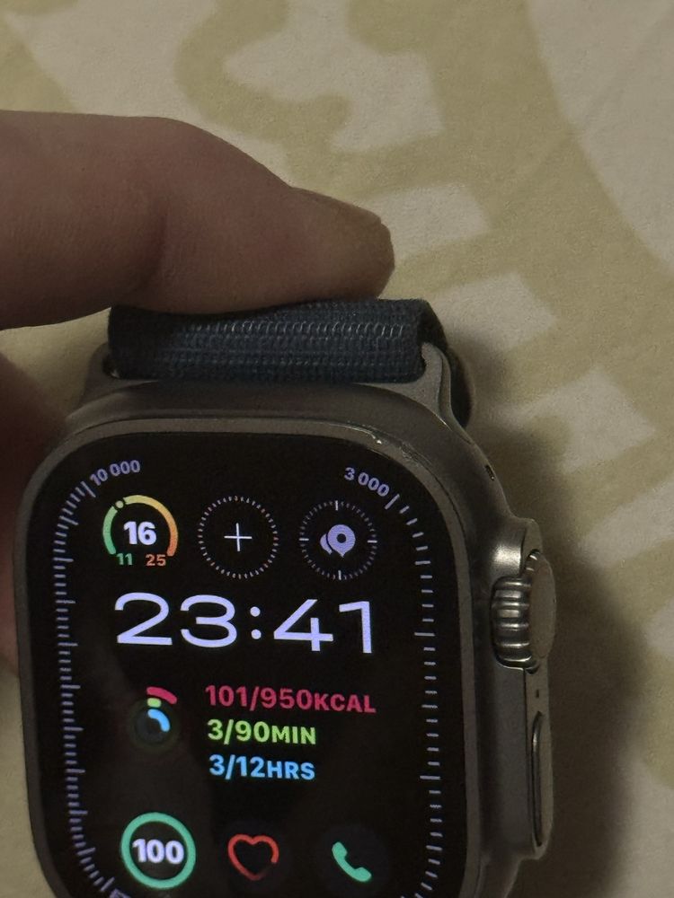 Apple watch ultra 2, natural titanium