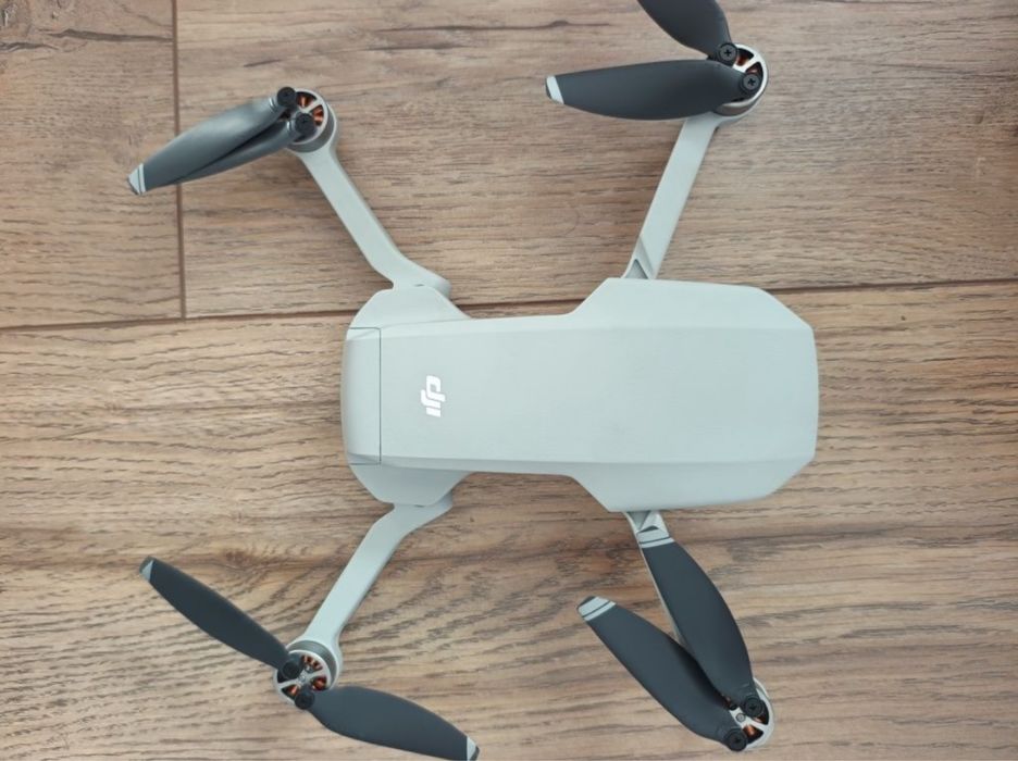 Drona Dji Mavic mini , aproape noua , 3 baterii