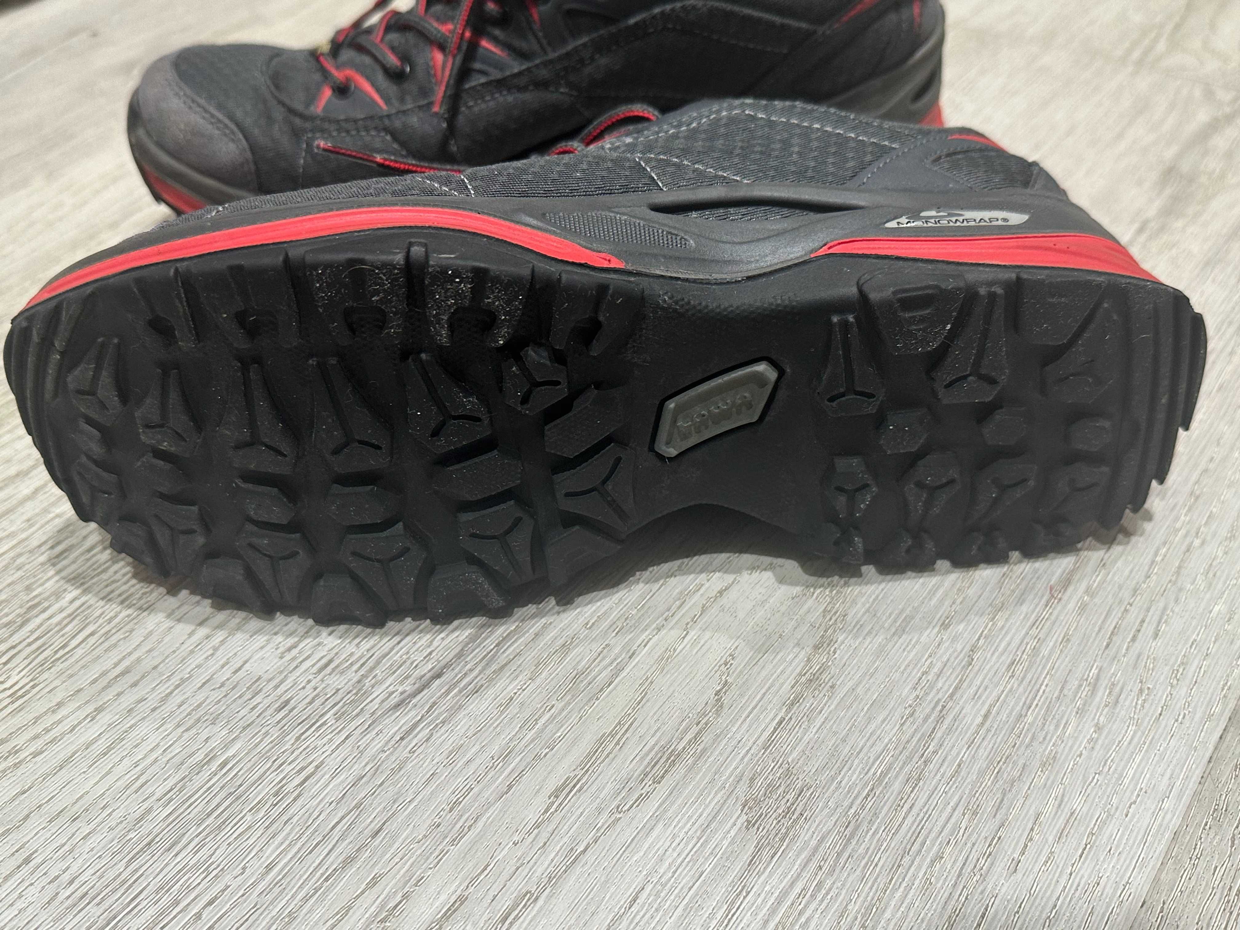 Туристически обувки Lowa FERROX GTX LO