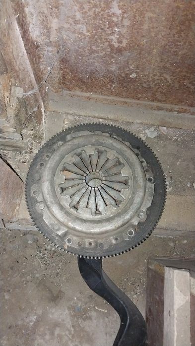 Продам маховик с корзиной коллектор диски на ваз