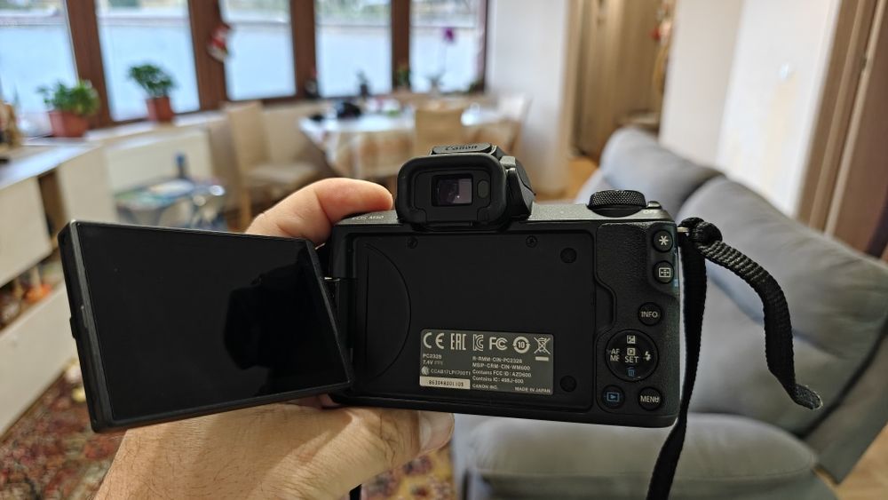 Canon EOS M50 комплект