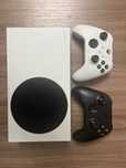 Продам Xbox series S (2 геймпада)