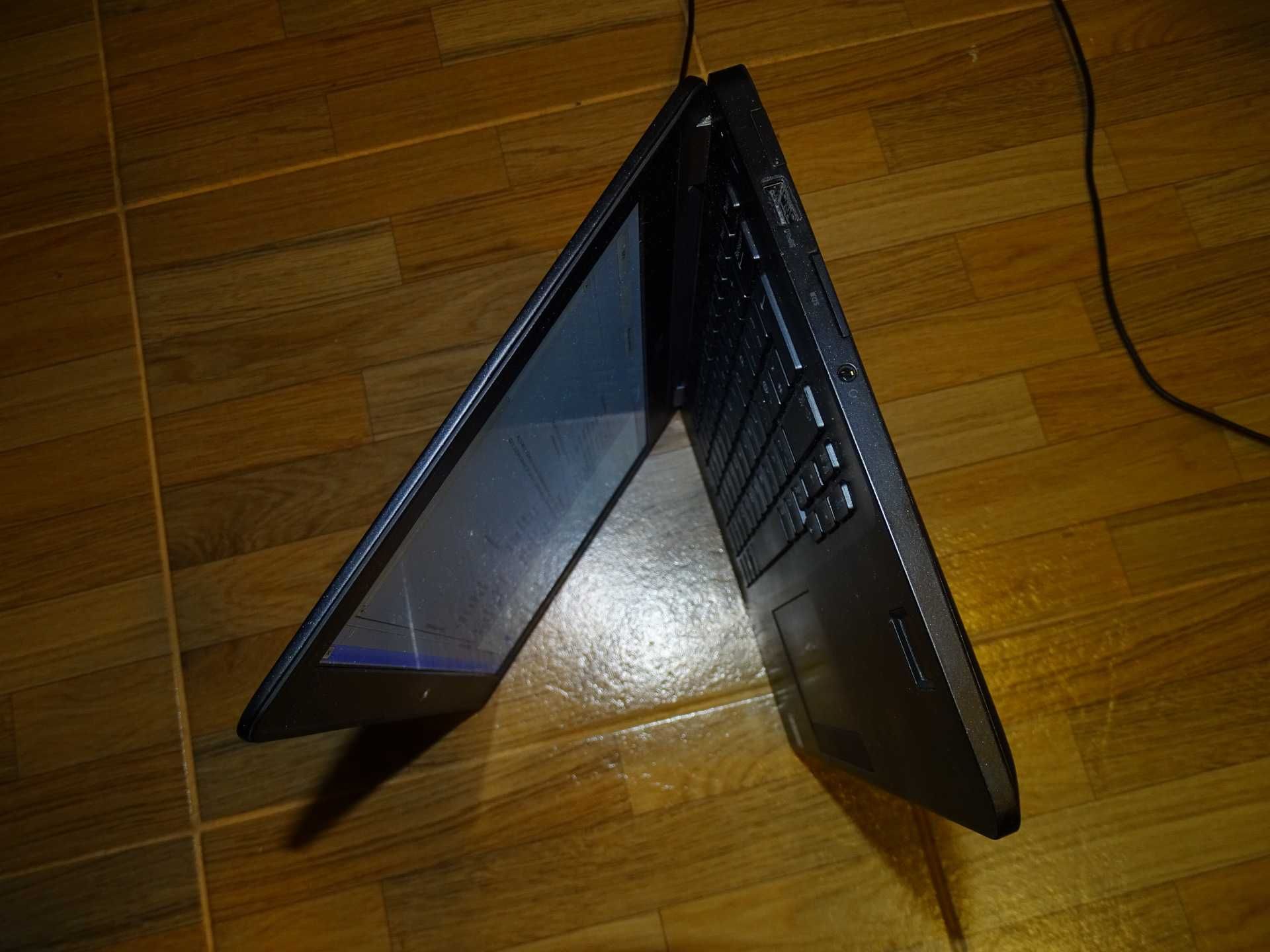 Лаптоп Dell E7270 i5/16GB RAM/256GB SSD (спукан но работещ дисплей)