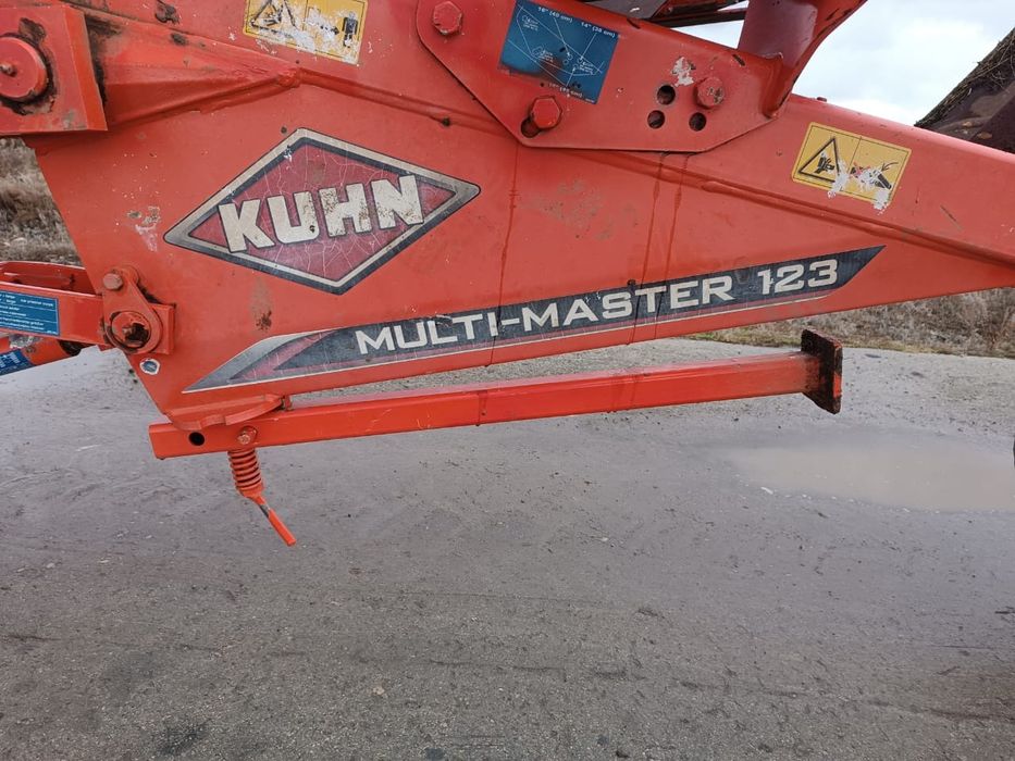 Продам оборотный плуг kuhn multimaster 23г
