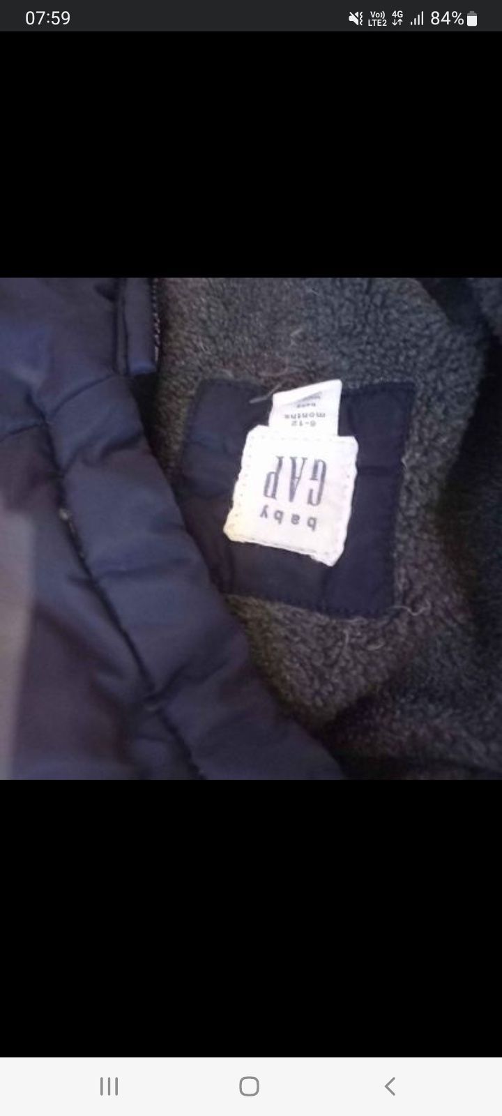 Gap salopeta bebe 6-12  luni din puf cu fleece la interior, manusi si