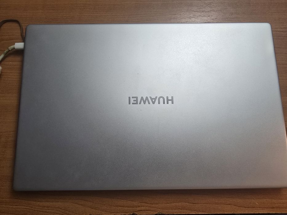 Vând Laptop HUAWEI D15