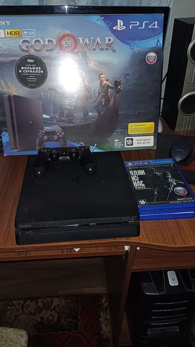 Playstation 4 slim  1 TB
