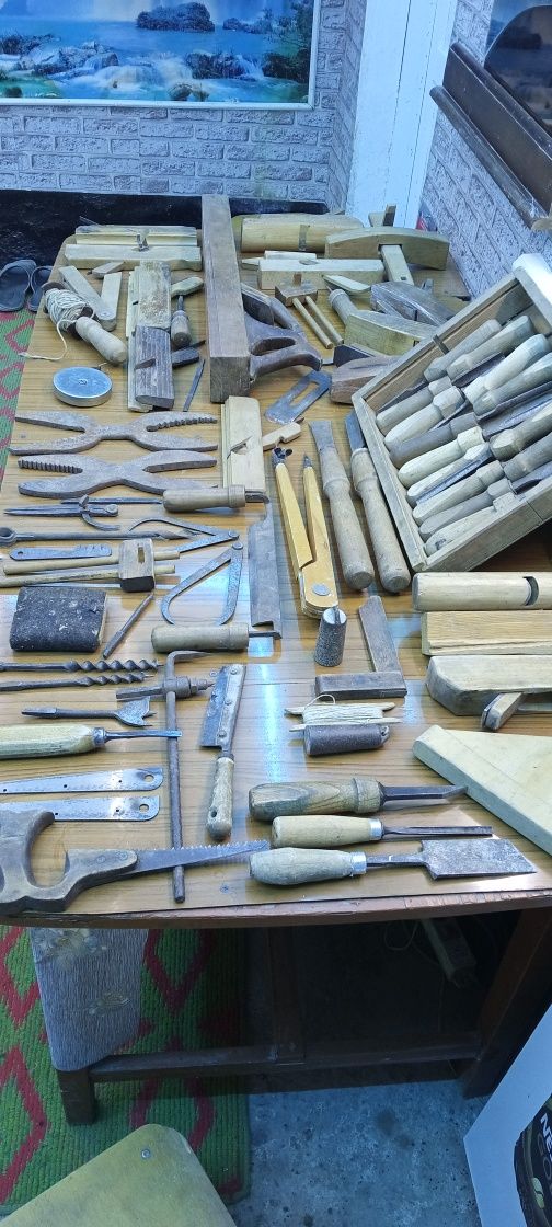 Инструменты для плотника и столяра по работе с деревом
